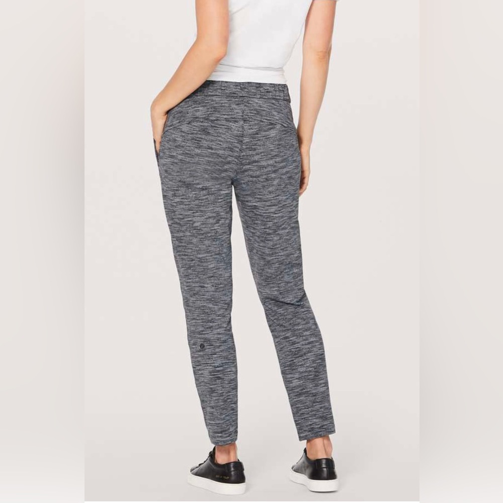 Lululemon On The Fly Pant size 2